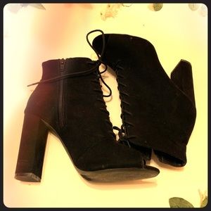7 1/2 black open toe angel boots